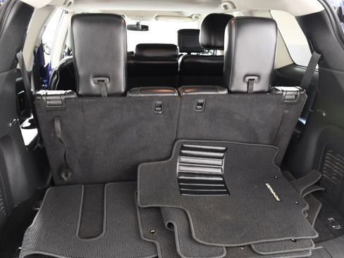 Used 2017 Nissan Pathfinder Platinum w/ Family Entertainment Package AWD/4WD image 24