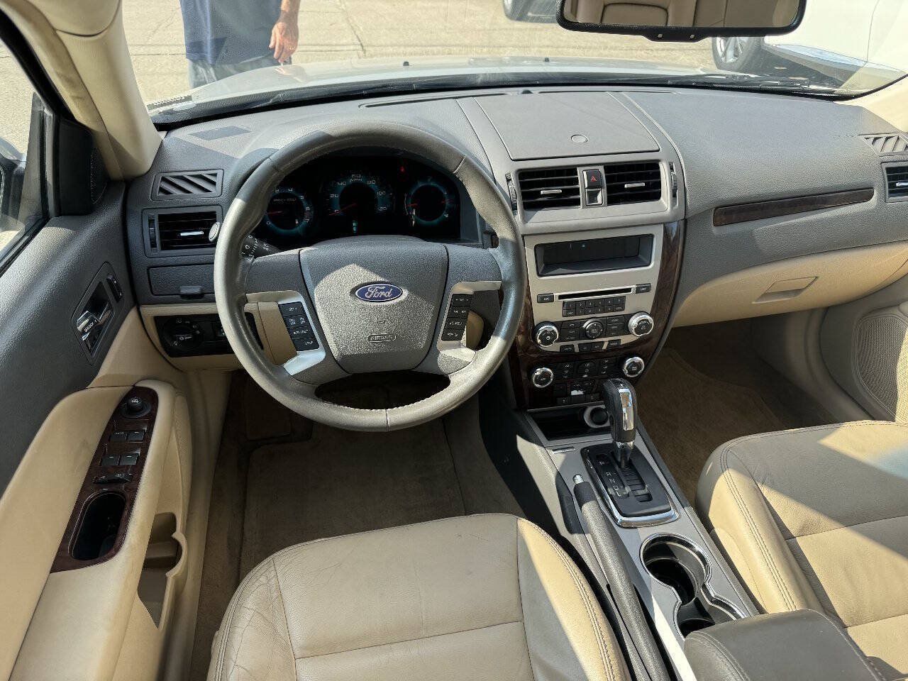 Used 2010 Ford Fusion SEL FWD image 15