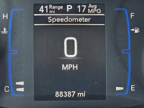 Used 2021 Chrysler Voyager Lxi image 11