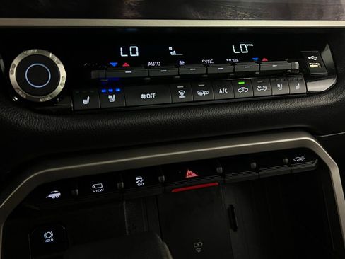 Used 2025 Toyota Tundra Limited RWD image 16