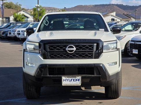 Used 2023 Nissan Frontier SV w/ Midnight Edition Package image 3