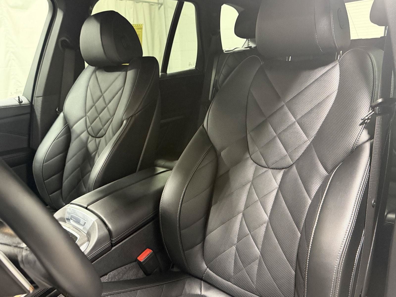 Used 2024 BMW X5 xDrive40i w/ Premium Package AWD/4WD image 4