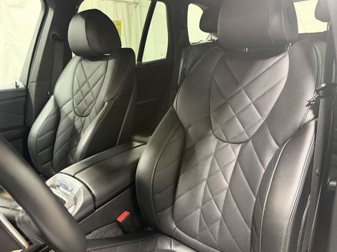 Used 2024 BMW X5 xDrive40i w/ Premium Package AWD/4WD image 4