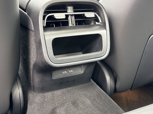 Used 2025 Mercedes-Benz E 350 Sedan image 13