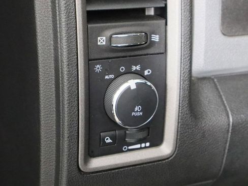 Used 2018 RAM 1500 Express w/ Express Value Package image 16