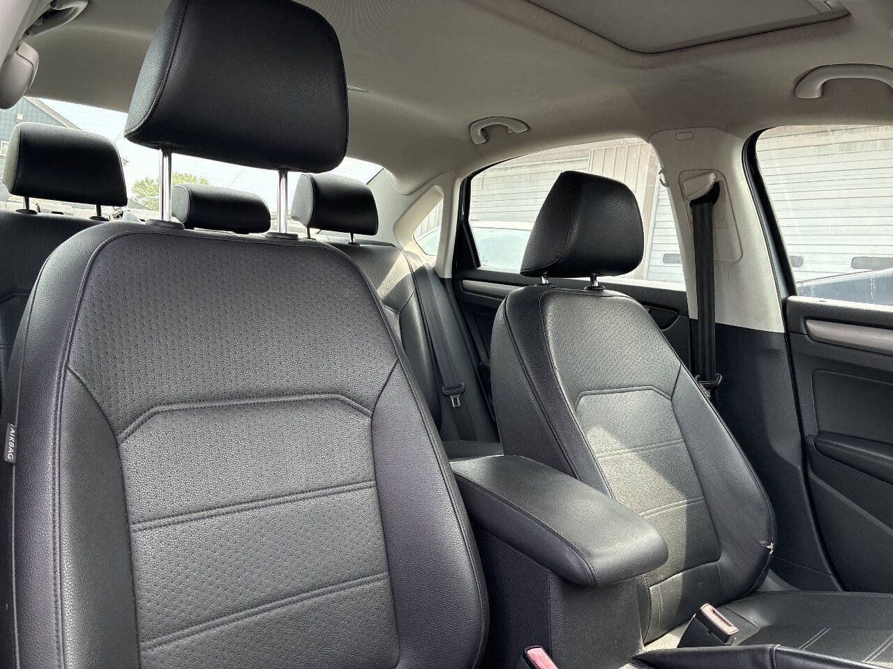 Used 2015 Volkswagen Passat TDI SE FWD image 15