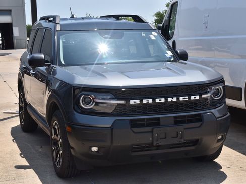 Certified 2025 Ford Bronco Sport Outer Banks w/ Outer Banks Tech Package+ AWD/4WD image 4