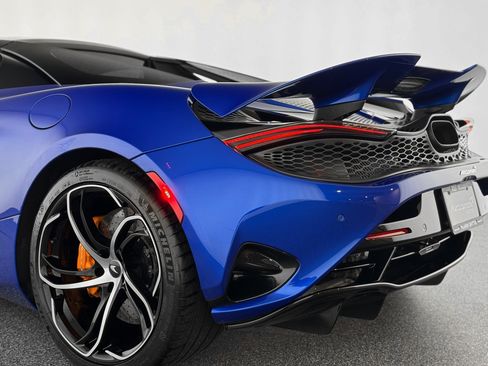 Used 2024 McLaren 750S Spider RWD image 46