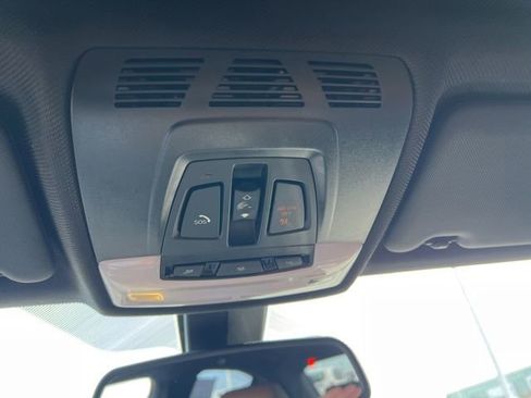 Used 2017 BMW 330i Sedan image 25