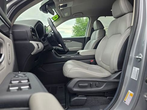 Used 2025 Honda Pilot EX-L image 17