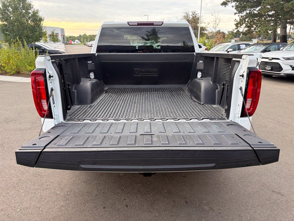 Used 2025 GMC Sierra 1500 SLT AWD/4WD image 17