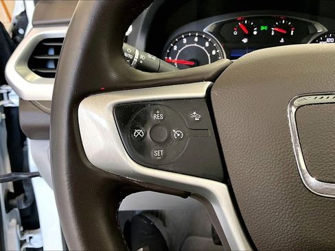 Used 2023 GMC Acadia SLT w/ LPO, Cargo Package AWD/4WD image 11