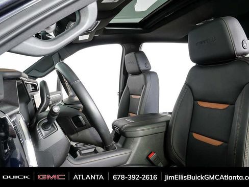 Used 2024 GMC Sierra 2500 AT4 w/ AT4 Premium Plus Package AWD/4WD image 5