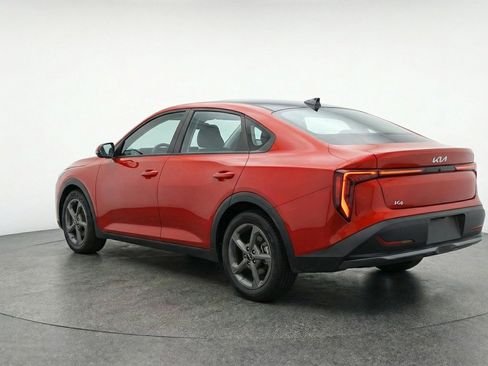 Used 2025 Kia K4 LXS image 6