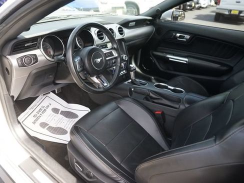 Used 2019 Ford Mustang Premium RWD image 8