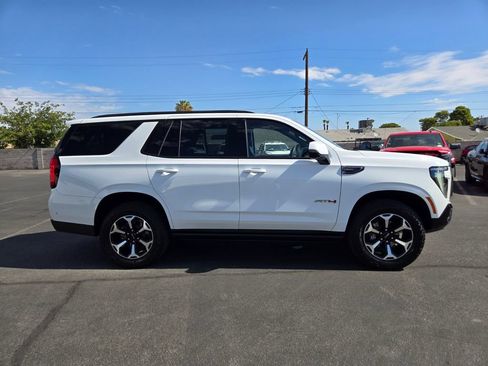 Used 2025 GMC Yukon AT4 w/ AT4 Premium Package AWD/4WD image 7