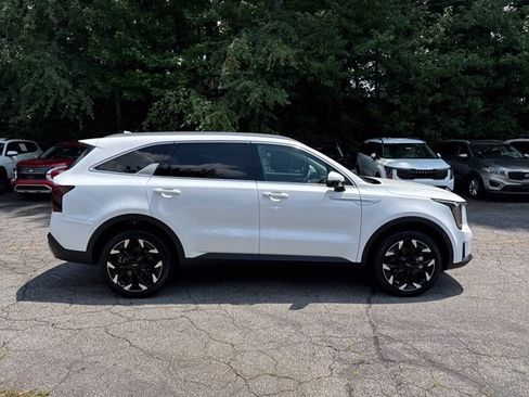 Certified 2025 Kia Sorento EX AWD/4WD image 6
