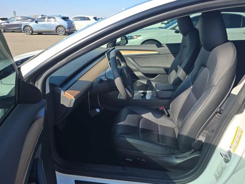 Used 2023 Tesla Model 3 Standard Range image 5