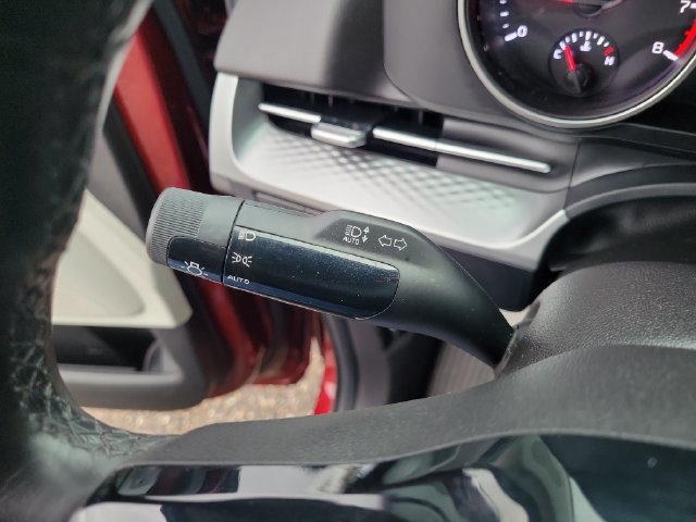 Used 2024 Kia Carnival LX FWD image 26