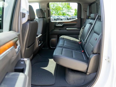 Used 2025 GMC Sierra 1500 Denali w/ Denali Reserve Package AWD/4WD image 13
