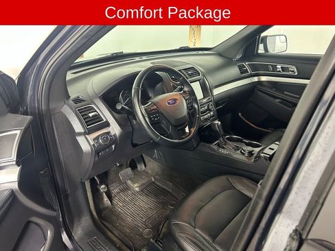 Used 2017 Ford Explorer XLT w/ Equipment Group 202A image 14