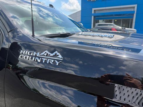 Used 2022 Chevrolet Silverado 2500 High Country w/ Z71 Off-Road Package AWD/4WD image 5