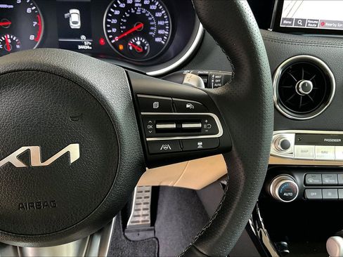 Used 2023 Kia Stinger GT-Line w/ Sun & Sound Package AWD/4WD image 12