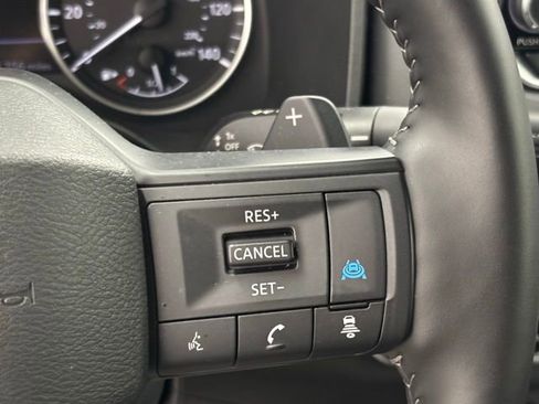 Used 2025 Nissan Rogue SV image 18