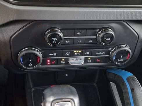 Used 2022 Ford Bronco Black Diamond w/ Sasquatch Package image 27