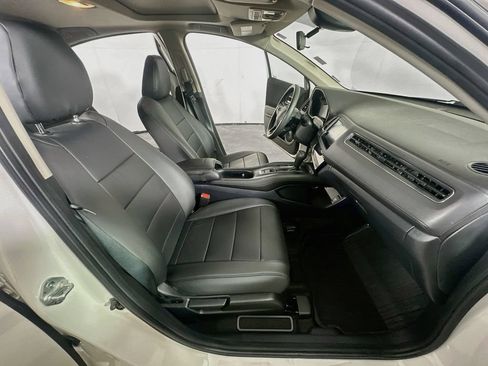 Used 2021 Honda HR-V EX image 12