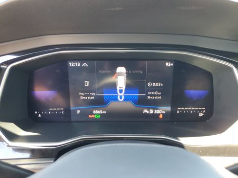 Certified 2022 Volkswagen Jetta SE FWD image 31