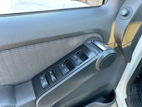 Used 2010 Ford Explorer Sport Trac XLT image 13