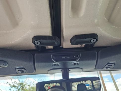 Used 2022 Jeep Gladiator Mojave w/ LED Lighting Group AWD/4WD image 22
