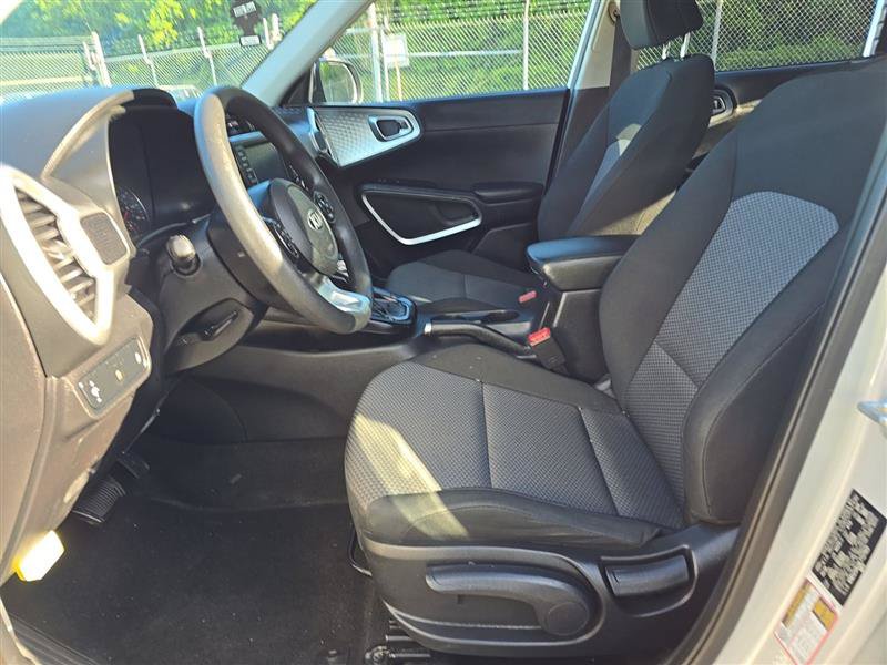 Used 2020 Kia Soul LX FWD image 9