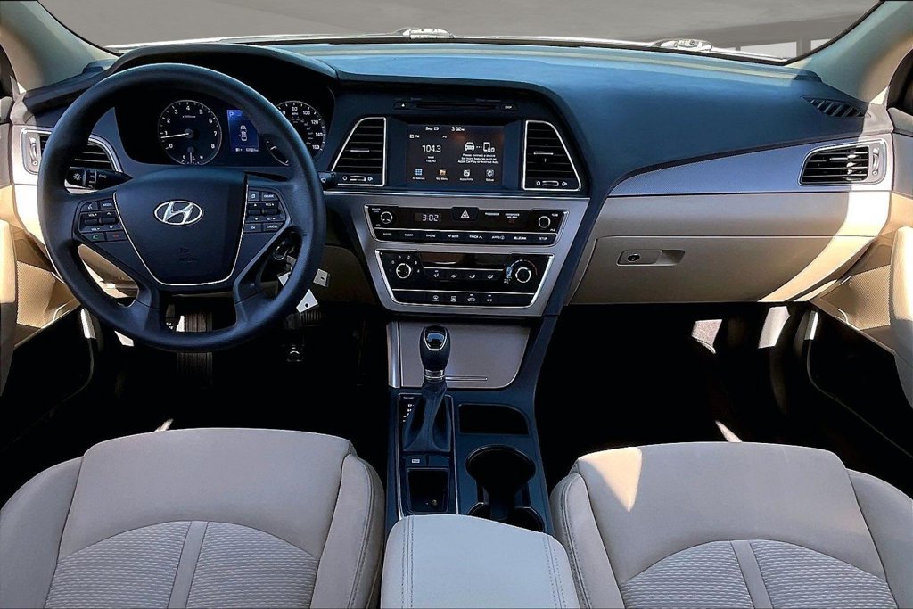Used 2017 Hyundai Sonata SE FWD image 7