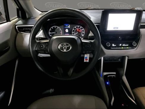 Used 2023 Toyota Corolla Cross L AWD/4WD image 18