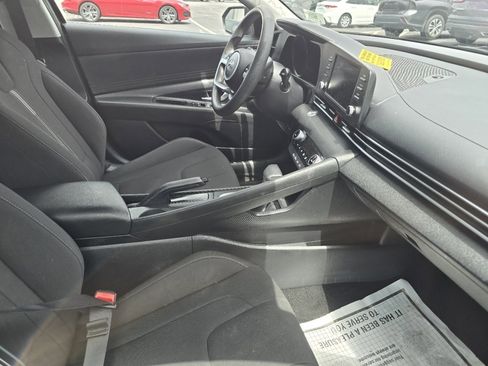 Used 2022 Hyundai Elantra SEL FWD image 10