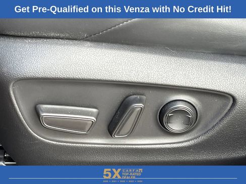 Used 2023 Toyota Venza XLE image 20