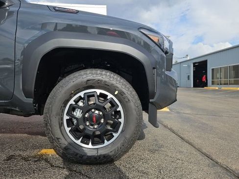 New 2025 Toyota Tacoma TRD Off-Road image 17
