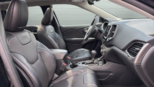 Used 2022 Jeep Cherokee Limited AWD/4WD image 25