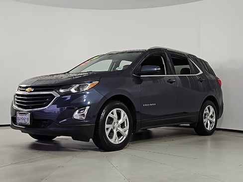 Used 2019 Chevrolet Equinox LT image 2