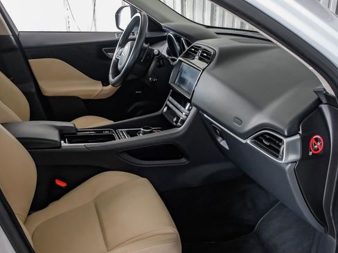 Used 2019 Jaguar F-PACE Premium AWD/4WD image 12