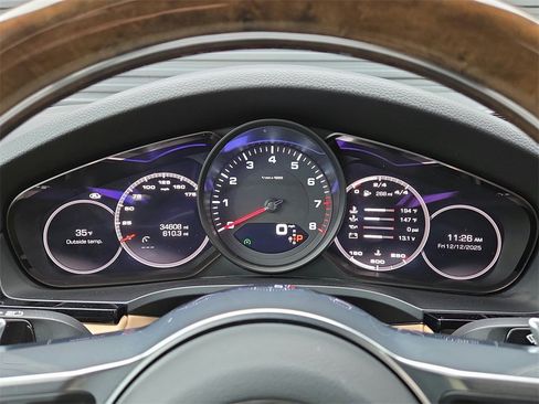 Used 2021 Porsche Cayenne Coupe image 10