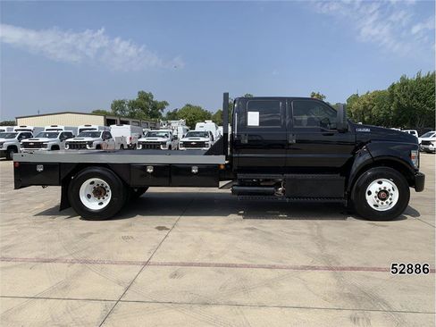 Used 2022 Ford F750 2WD Crew Cab Super Duty image 5