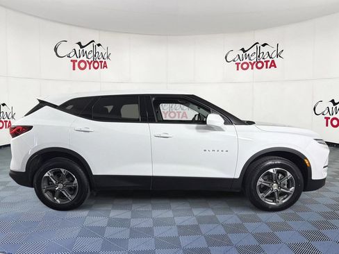 Used 2025 Chevrolet Blazer LT FWD image 9