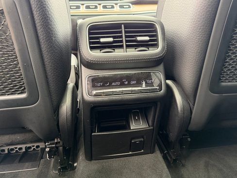 Used 2020 Mercedes-Benz GLE 350 4MATIC image 32