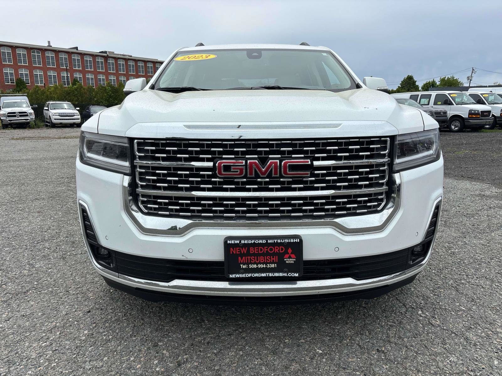 Used 2023 GMC Acadia Denali AWD/4WD image 2