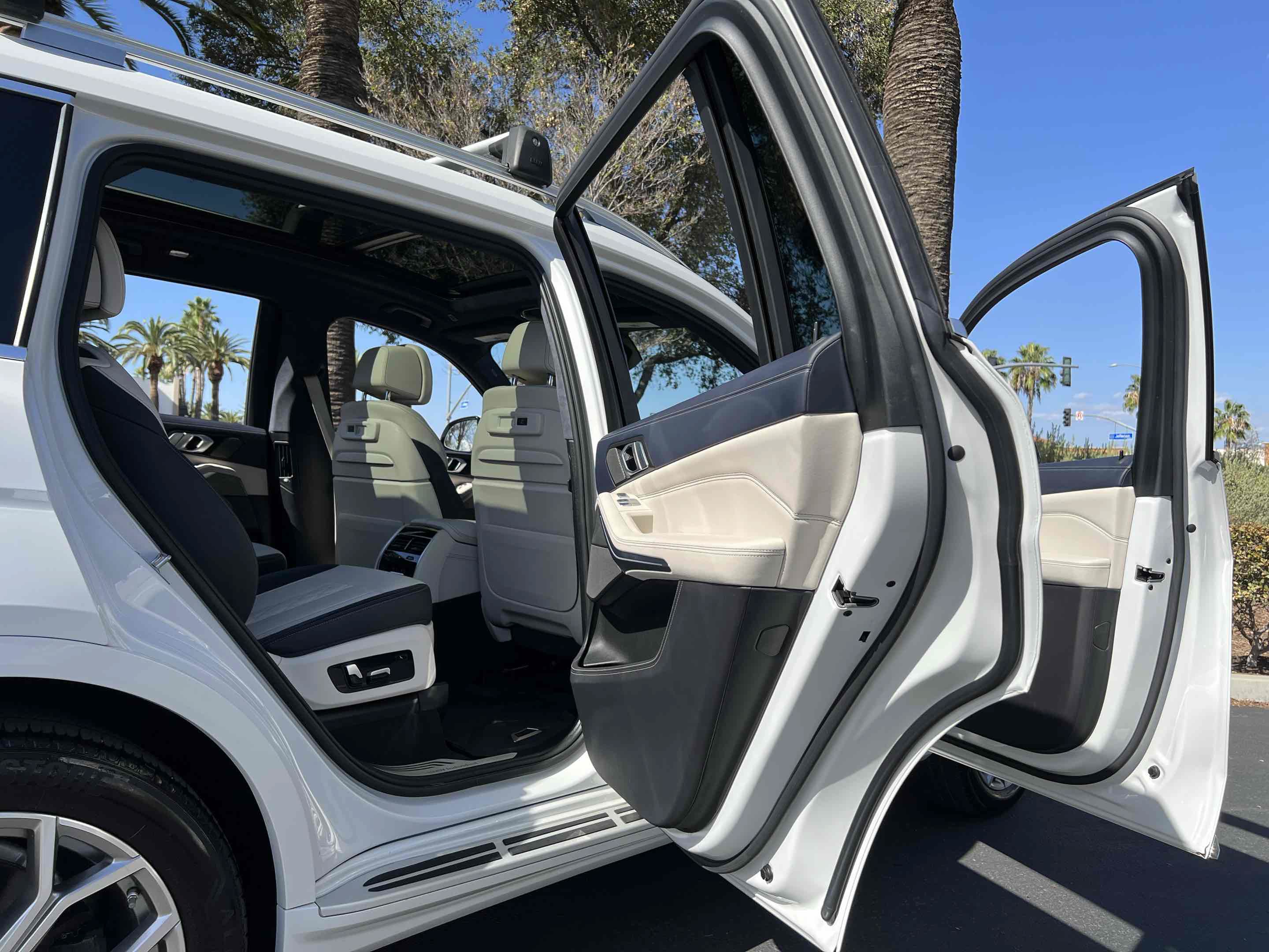 Used 2020 BMW X7 xDrive40i w/ Premium Package AWD/4WD image 79