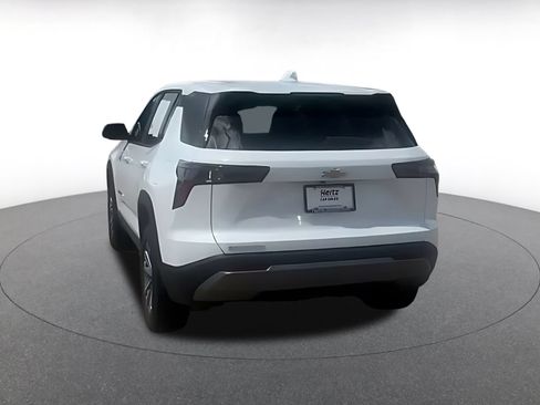 Used 2025 Chevrolet Equinox LT FWD image 4