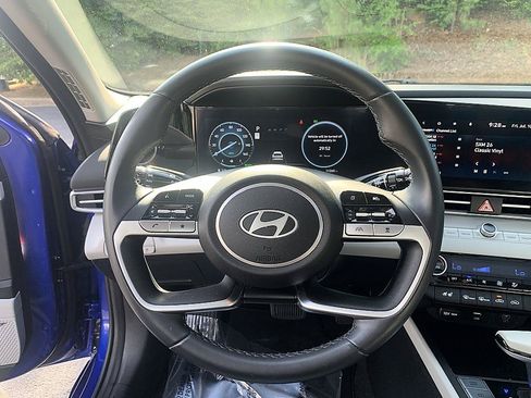 Used 2024 Hyundai Elantra Limited FWD image 13